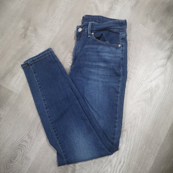 Signature by Levi Strauss Ladies Size 30/30 Medium Wash Skinny Jeans - Picture 11 of 14